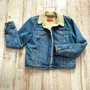 Original Levi’s Sherpa lined denim trucker coat M